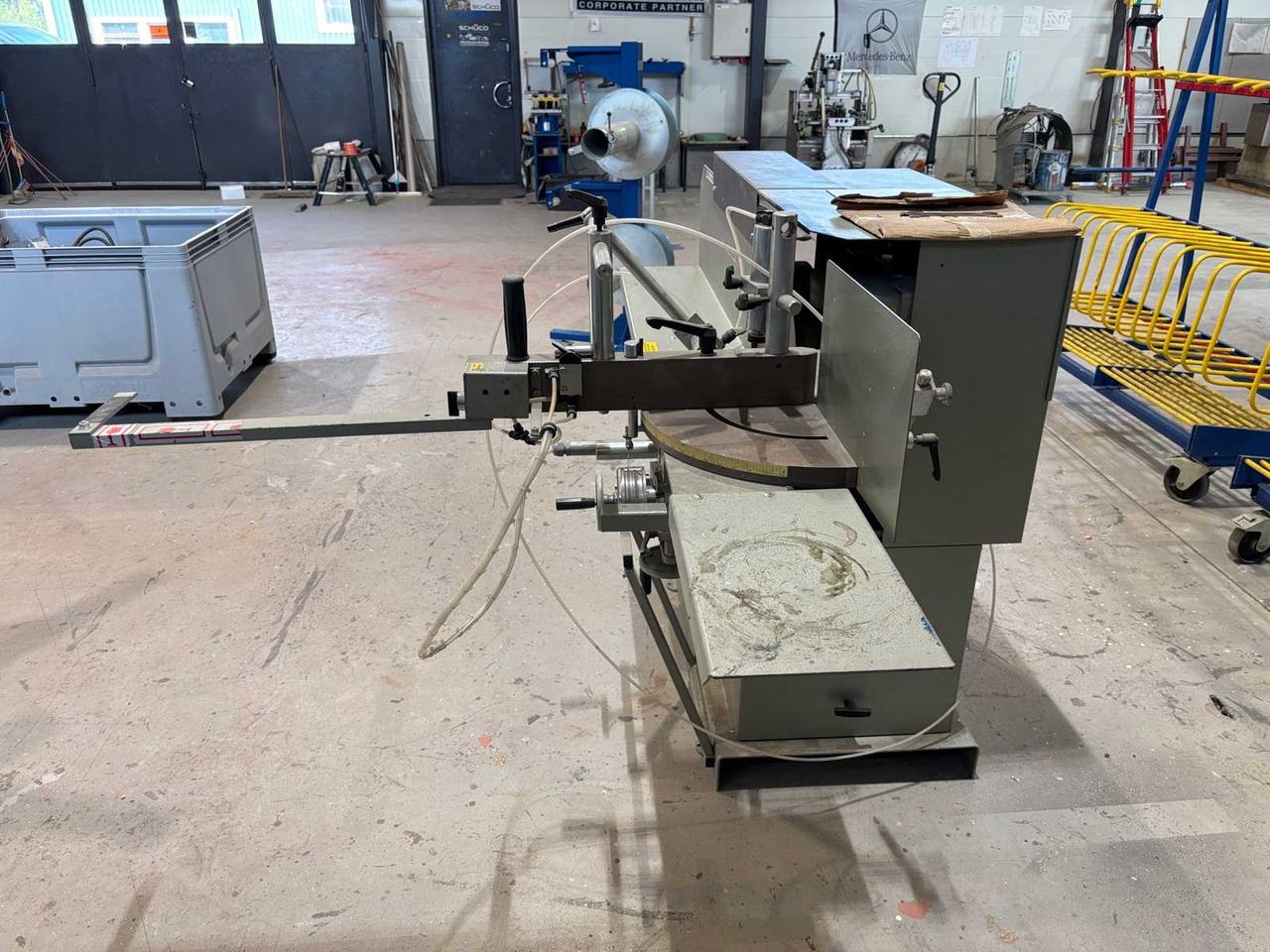 Maskinsåg Schuco AS 450 för aluminiumprofil - Utilaj prelucrare metal: Foto 3 Maskinsåg Schuco AS 450 för aluminiumprofil - Utilaj prelucrare metal: Foto 3
