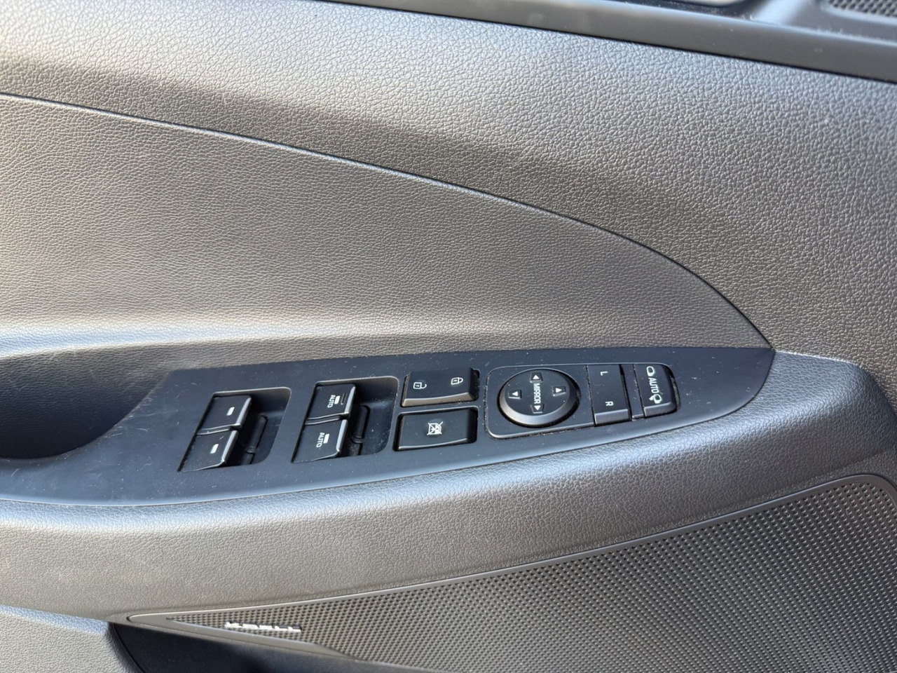 SUV Hyundai Tucson Trend 2WD SHZ KLIMAA. PDC NAVI TEMPOMAT: Foto 14