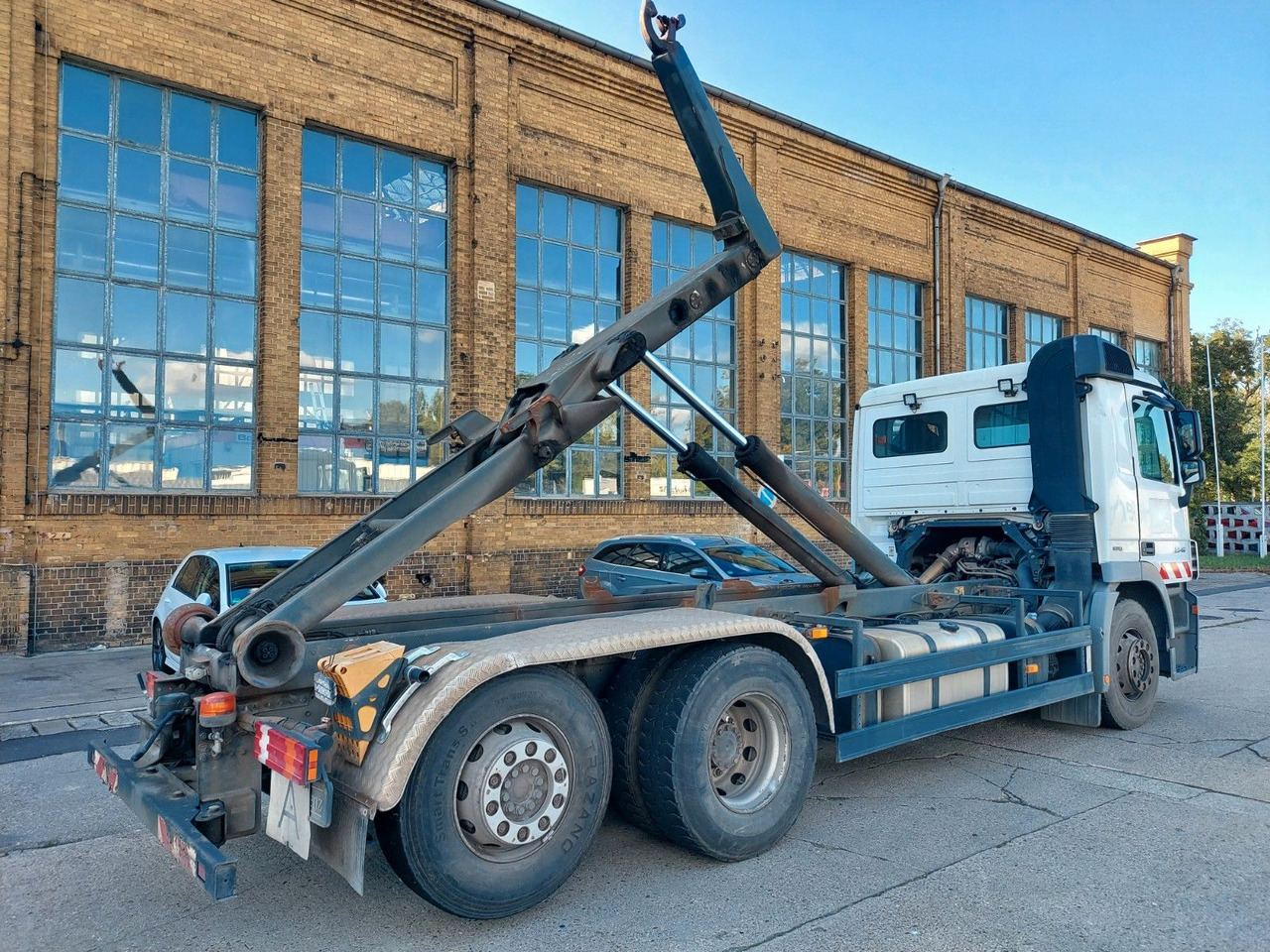 Mercedes-Benz Actros 6-Zyl. 2546 ABROLLKIPPER MEILER - Camion cu cârlig: Foto 1 Mercedes-Benz Actros 6-Zyl. 2546 ABROLLKIPPER MEILER - Camion cu cârlig: Foto 1