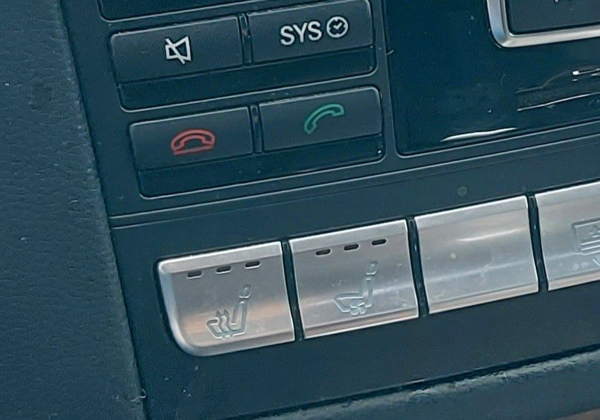 Mercedes-Benz CLS 350 CDI BE Xenon Leder Navi Sitzbelüftung - Berlină/ Sedan: Foto 4 Mercedes-Benz CLS 350 CDI BE Xenon Leder Navi Sitzbelüftung - Berlină/ Sedan: Foto 4