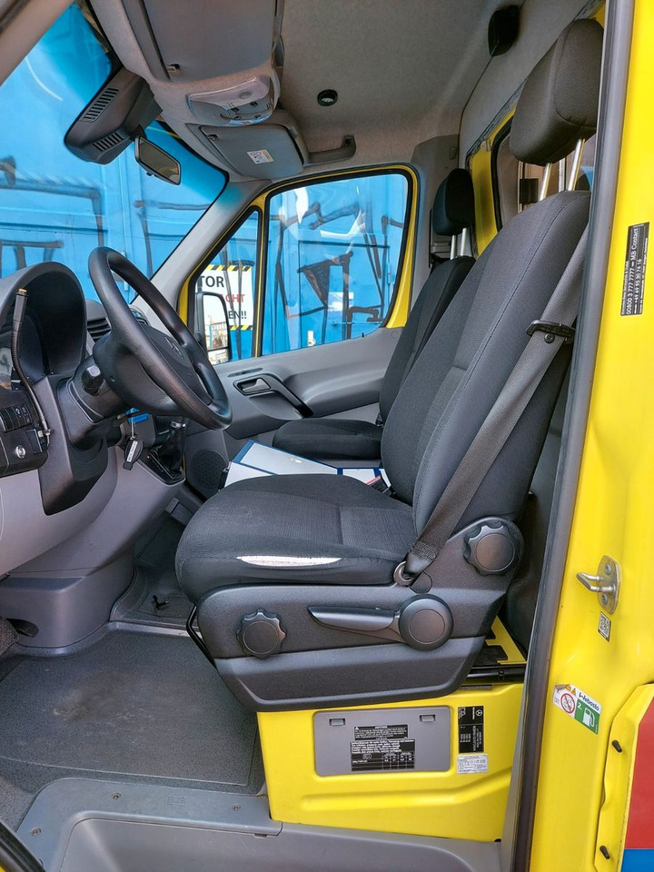 Leasing de  Mercedes-Benz Sprinter II Pritsche 516 Autom. RTW Ambulance Mercedes-Benz Sprinter II Pritsche 516 Autom. RTW Ambulance: Foto 9