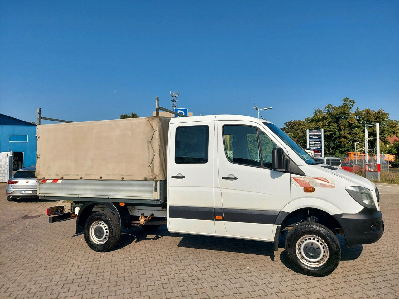 Mercedes-Benz Sprinter II Pritsche DoKa 316 4X4 6Sitze Klima - Autoutilitară cu prelată, Autoutilitară cabină dublă: Foto 5 Mercedes-Benz Sprinter II Pritsche DoKa 316 4X4 6Sitze Klima - Autoutilitară cu prelată, Autoutilitară cabină dublă: Foto 5