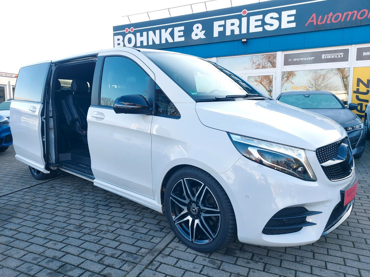 Mercedes-Benz V 250 AVANTGARDE EDITION AMG lang - Transport persoane: Foto 1 Mercedes-Benz V 250 AVANTGARDE EDITION AMG lang - Transport persoane: Foto 1