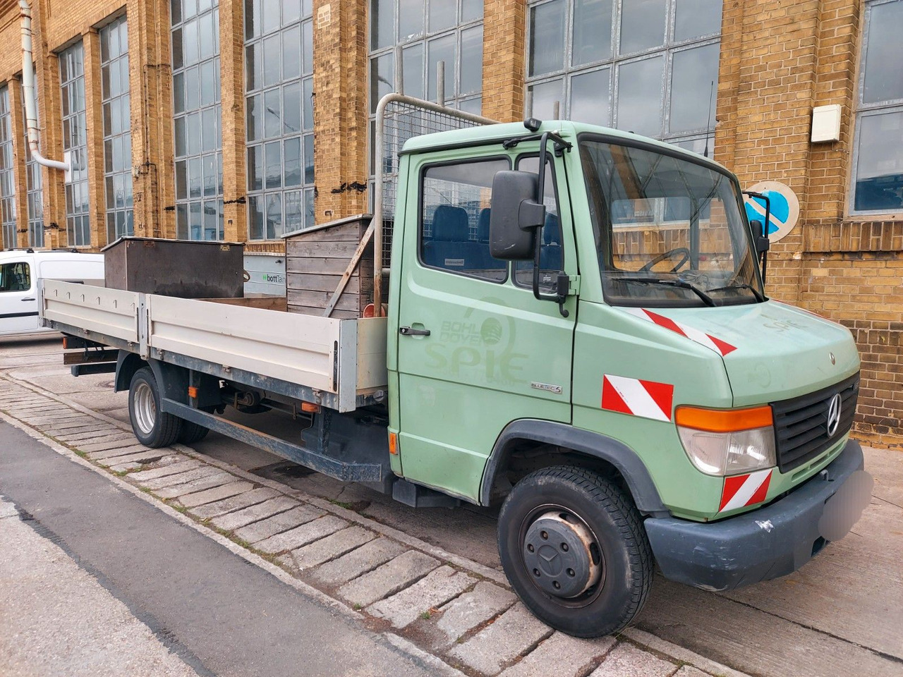 Mercedes-Benz Vario 613D Pritsche lang extralang - Autoutilitară cu platformă: Foto 1 Mercedes-Benz Vario 613D Pritsche lang extralang - Autoutilitară cu platformă: Foto 1