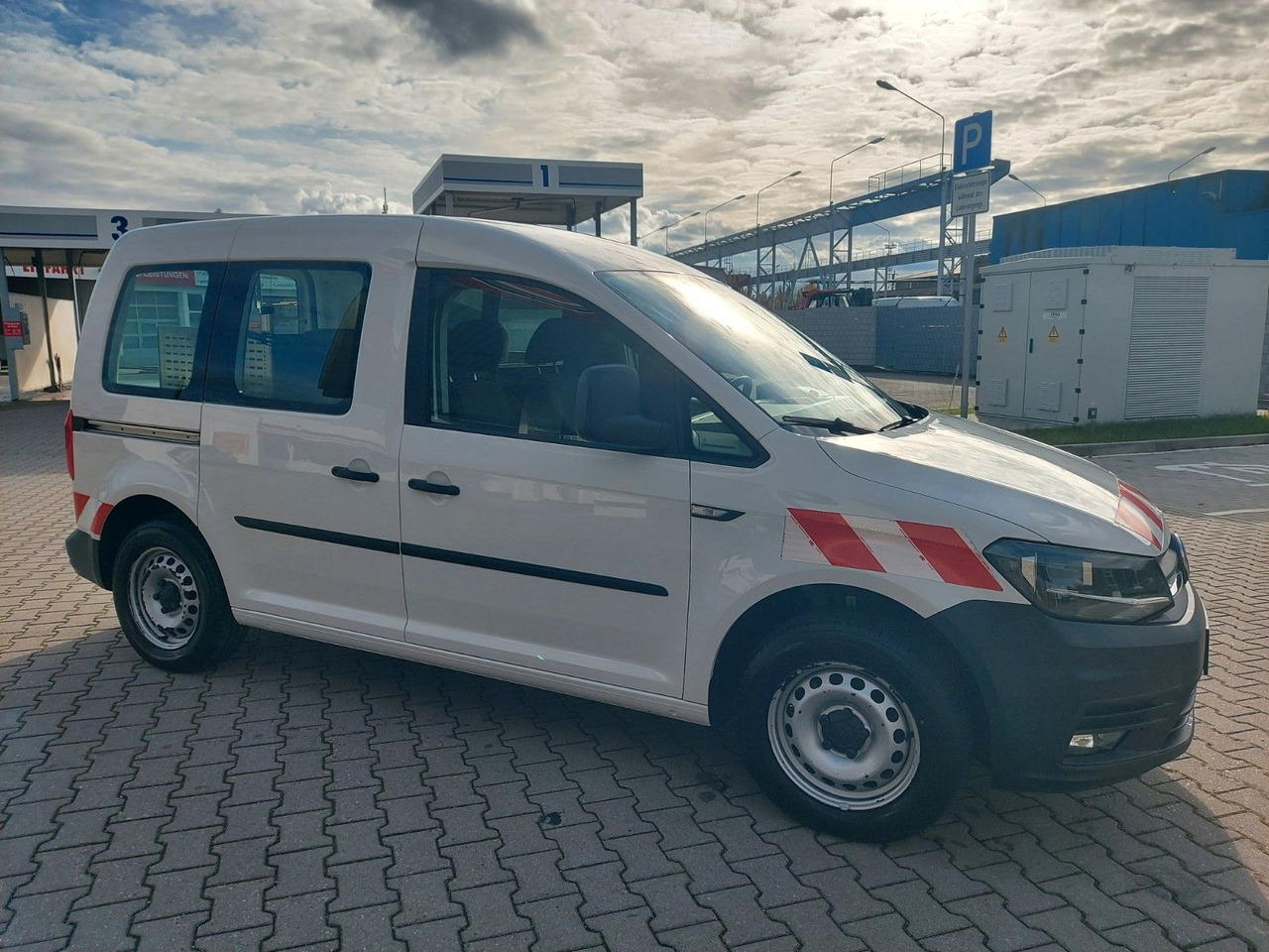 Volkswagen Caddy Nfz Kasten Klima PDC Bluetooth - Transport persoane: Foto 1 Volkswagen Caddy Nfz Kasten Klima PDC Bluetooth - Transport persoane: Foto 1