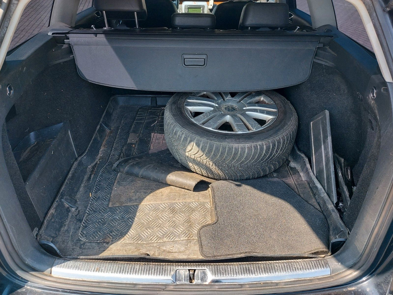 Mașină break Volkswagen Passat Variant Highline Automatik Navi Leder AHK: Foto 20