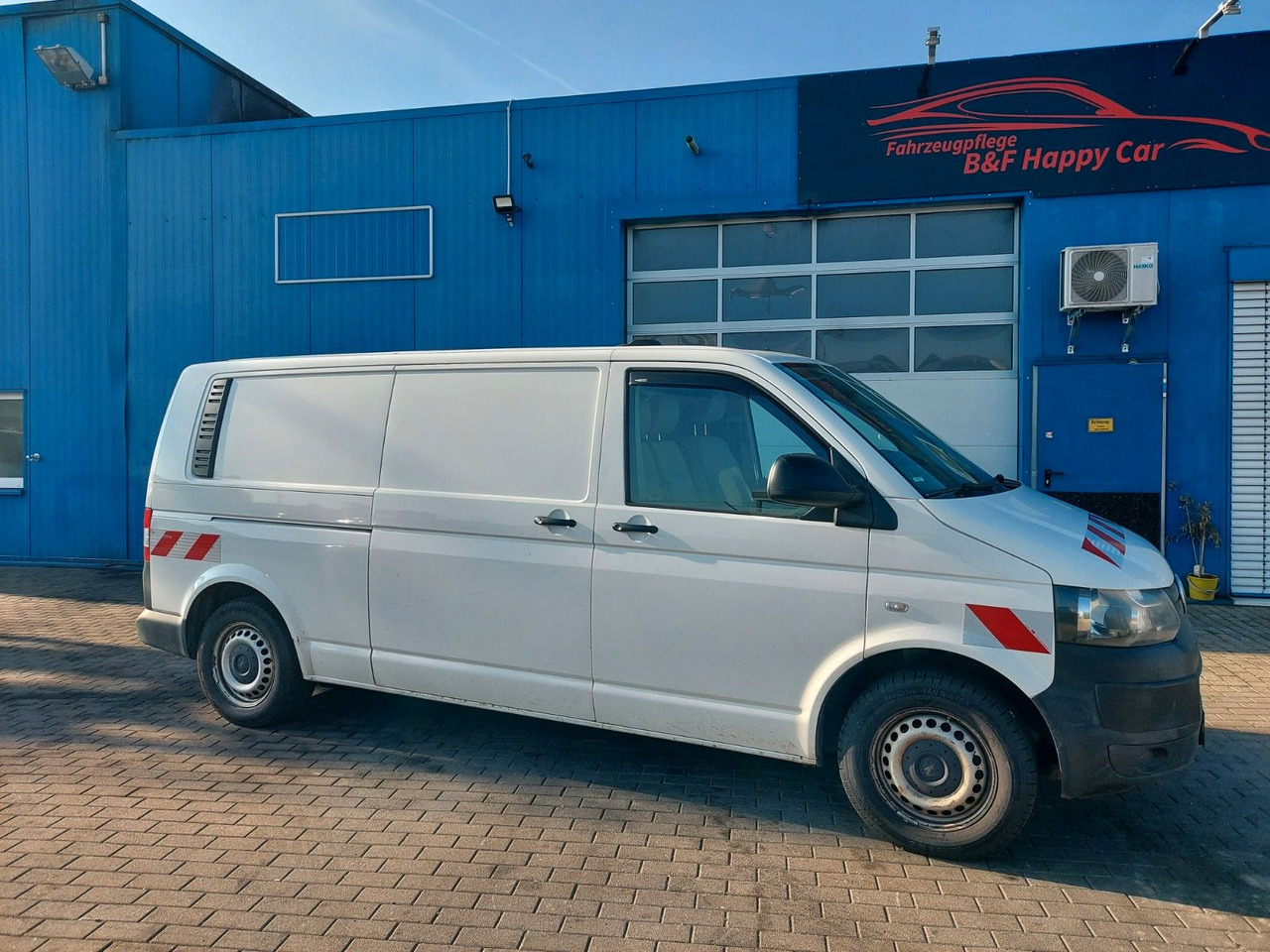 Volkswagen T5 Transporter Kasten Kombi lang 4Motion - Transport persoane: Foto 1 Volkswagen T5 Transporter Kasten Kombi lang 4Motion - Transport persoane: Foto 1