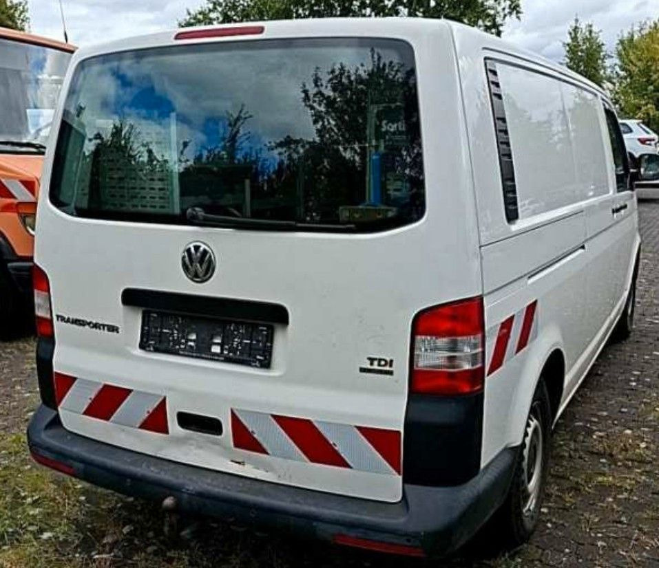 Volkswagen T5 Transporter Kasten Kombi lang 4Motion - Transport persoane: Foto 3 Volkswagen T5 Transporter Kasten Kombi lang 4Motion - Transport persoane: Foto 3