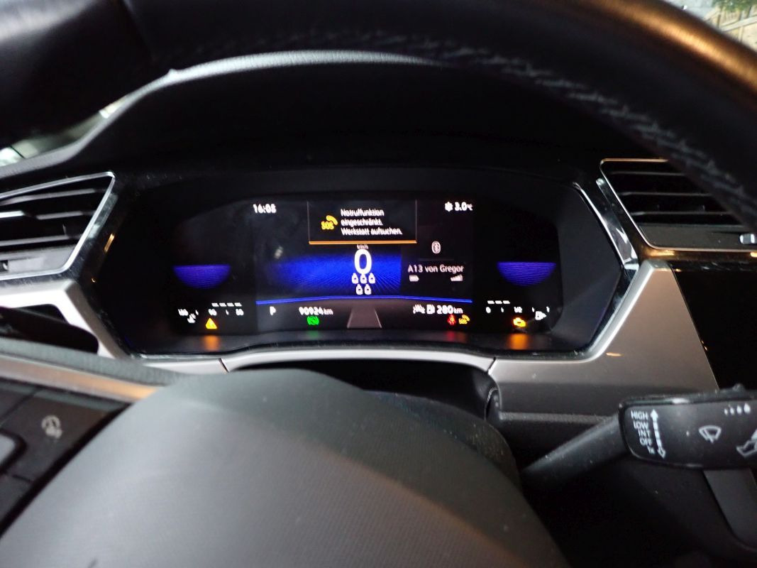 Volkswagen Touran 2.0 TDI SCR DSG Comfortline TAXI LED NAVI - Transport persoane: Foto 4 Volkswagen Touran 2.0 TDI SCR DSG Comfortline TAXI LED NAVI - Transport persoane: Foto 4