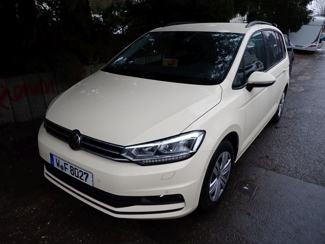 Volkswagen Touran 2.0 TDI SCR DSG Comfortline TAXI LED NAVI - Transport persoane: Foto 5 Volkswagen Touran 2.0 TDI SCR DSG Comfortline TAXI LED NAVI - Transport persoane: Foto 5