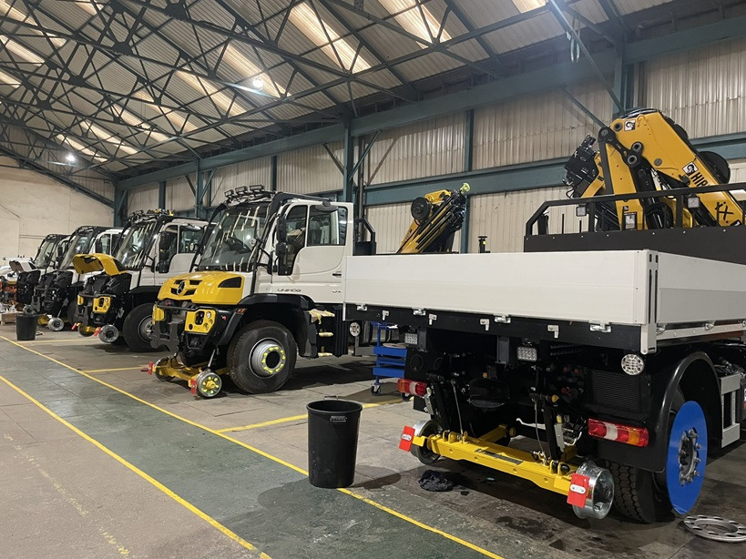 UNIMOG Unimog 423, 4x4, Mercedes Benz, Hiab - Camion cu macara: Foto 4 UNIMOG Unimog 423, 4x4, Mercedes Benz, Hiab - Camion cu macara: Foto 4