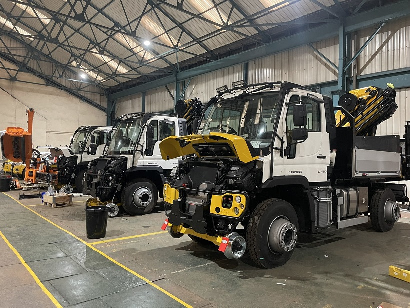 UNIMOG Unimog 423, 4x4, Mercedes Benz, Hiab - Camion cu macara: Foto 2 UNIMOG Unimog 423, 4x4, Mercedes Benz, Hiab - Camion cu macara: Foto 2