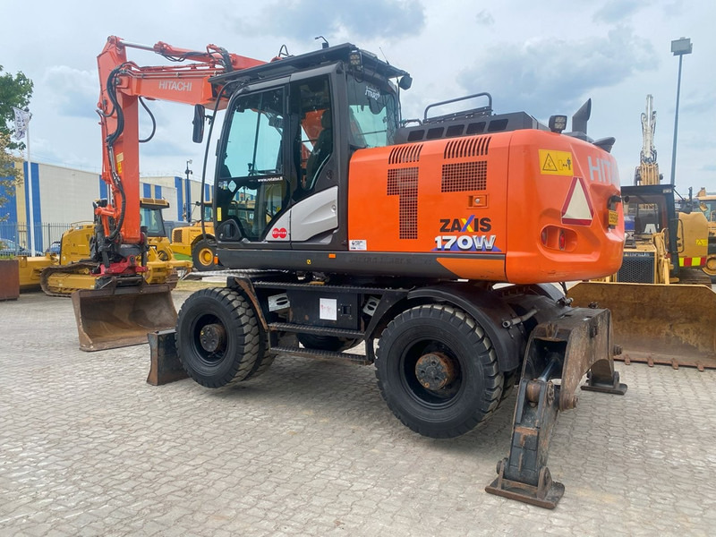 Hitachi ZX170W-6 NVT - Excavator pe roţi: Foto 1 Hitachi ZX170W-6 NVT - Excavator pe roţi: Foto 1