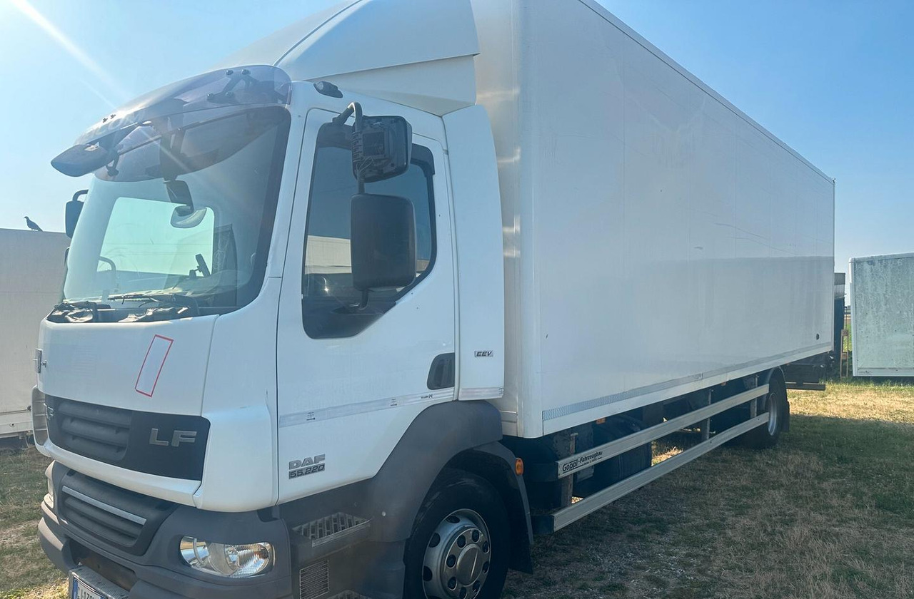 DAF LF 55.220 FURGONE 8 MT. - Camion furgon: Foto 1 DAF LF 55.220 FURGONE 8 MT. - Camion furgon: Foto 1