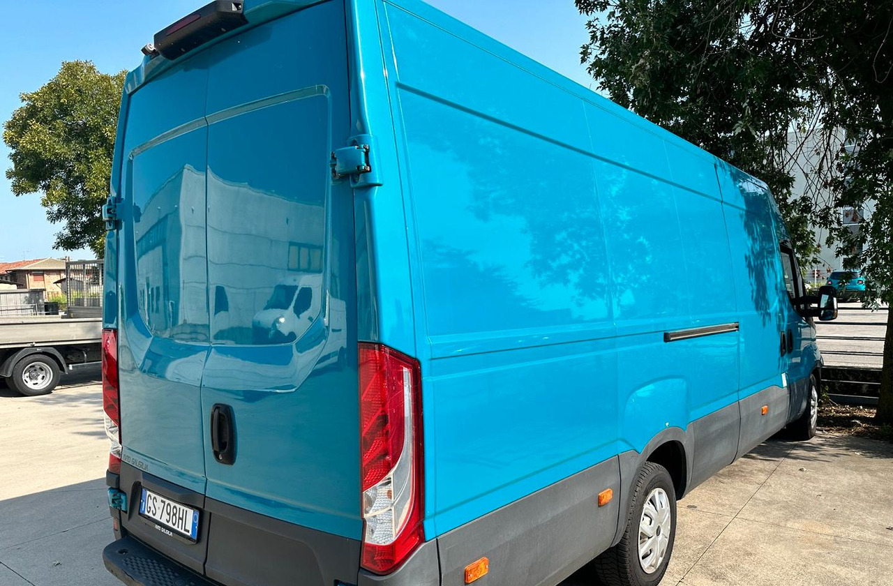 Iveco daily 35s14 passo lungo - Dubă: Foto 2 Iveco daily 35s14 passo lungo - Dubă: Foto 2