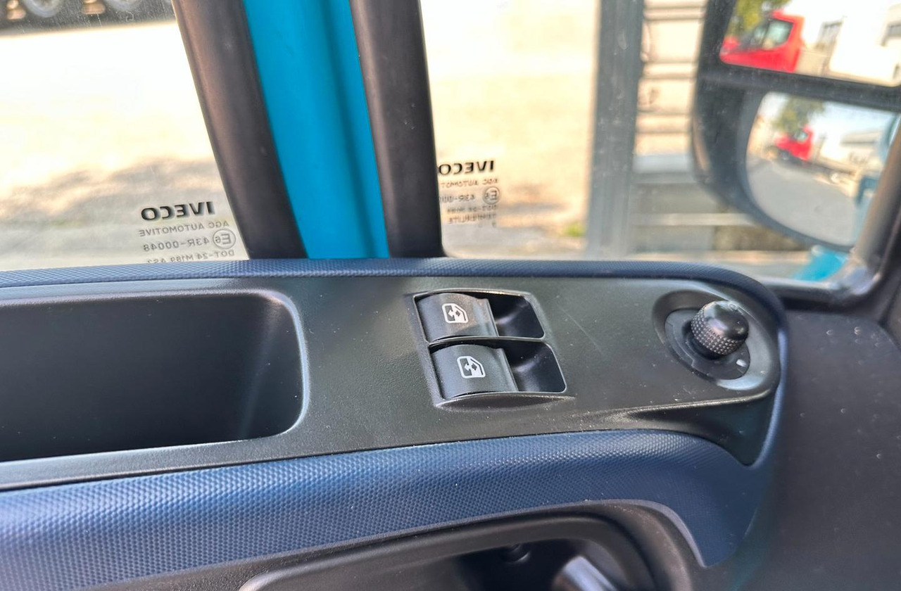 Iveco daily 35s14 passo lungo - Dubă: Foto 5 Iveco daily 35s14 passo lungo - Dubă: Foto 5