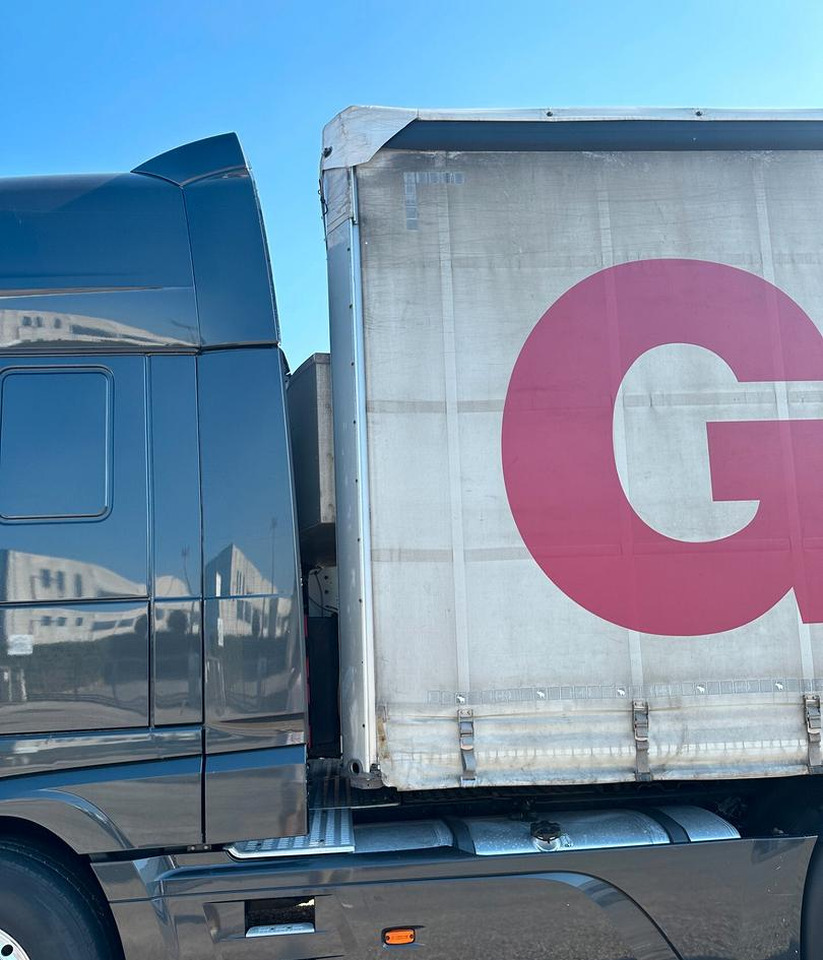 Schmitz Cargobull SANH SCB S3T - Semiremorcă prelată: Foto 2 Schmitz Cargobull SANH SCB S3T - Semiremorcă prelată: Foto 2