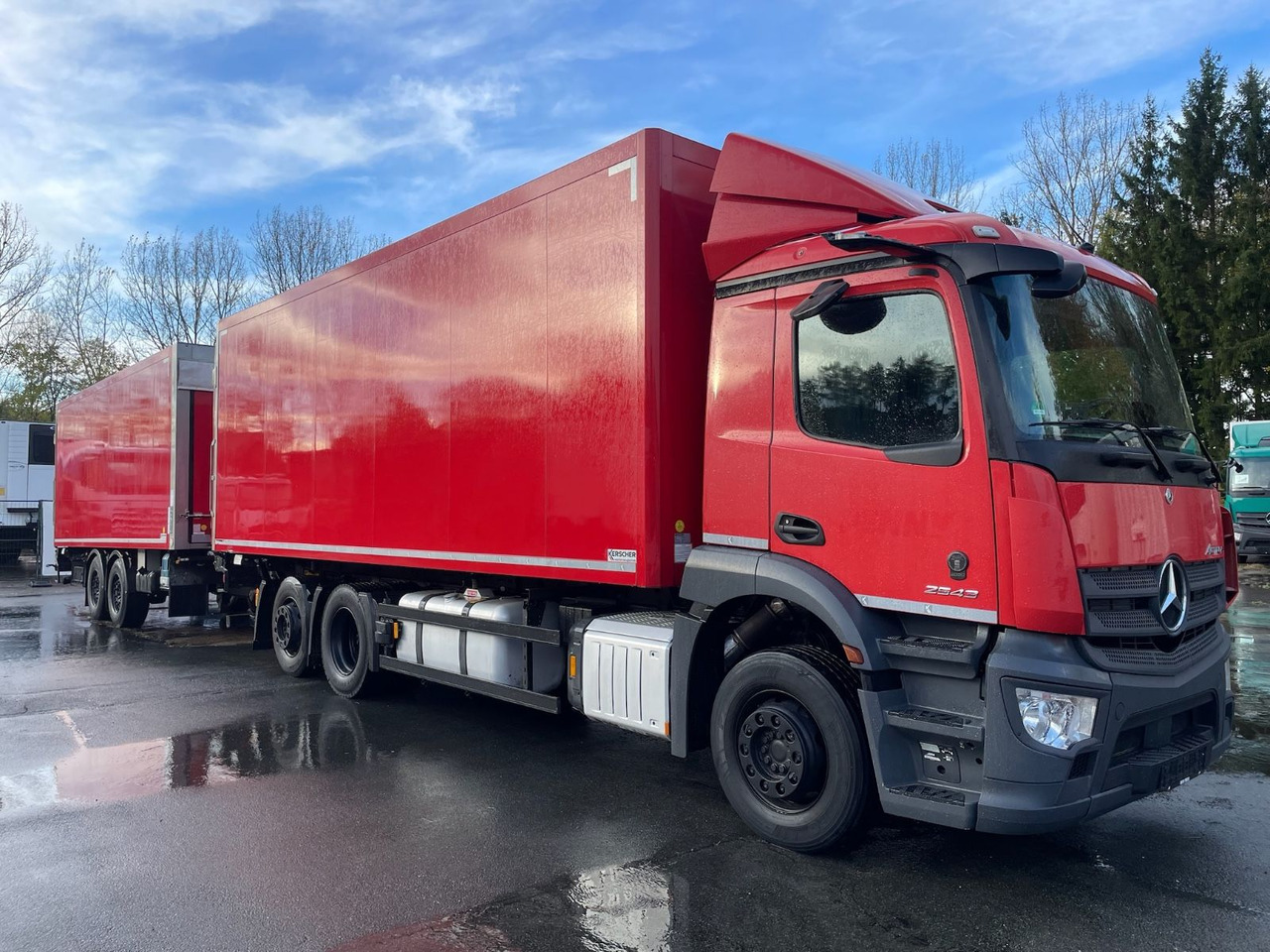 Mercedes-Benz Actros 2543 6x2 Kühlkoffer/CARRIER/KERSCHER/EU6d - Camion frigider: Foto 1 Mercedes-Benz Actros 2543 6x2 Kühlkoffer/CARRIER/KERSCHER/EU6d - Camion frigider: Foto 1