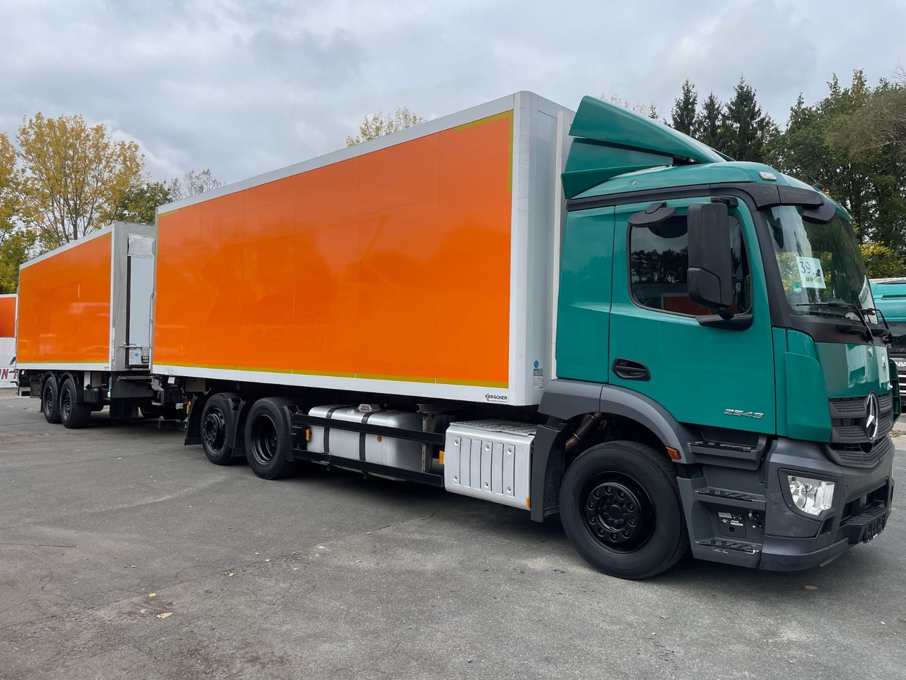 Mercedes-Benz Antos 2543 6x2 Kühlkoffer/CARRIER/NLA/LBW/AC/EU6 - Camion frigider: Foto 1 Mercedes-Benz Antos 2543 6x2 Kühlkoffer/CARRIER/NLA/LBW/AC/EU6 - Camion frigider: Foto 1