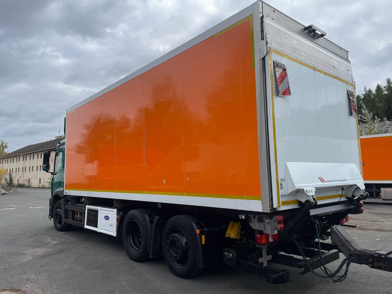 Mercedes-Benz Antos 2543 6x2 Kühlkoffer/CARRIER/NLA/LBW/AC/EU6 - Camion frigider: Foto 4 Mercedes-Benz Antos 2543 6x2 Kühlkoffer/CARRIER/NLA/LBW/AC/EU6 - Camion frigider: Foto 4