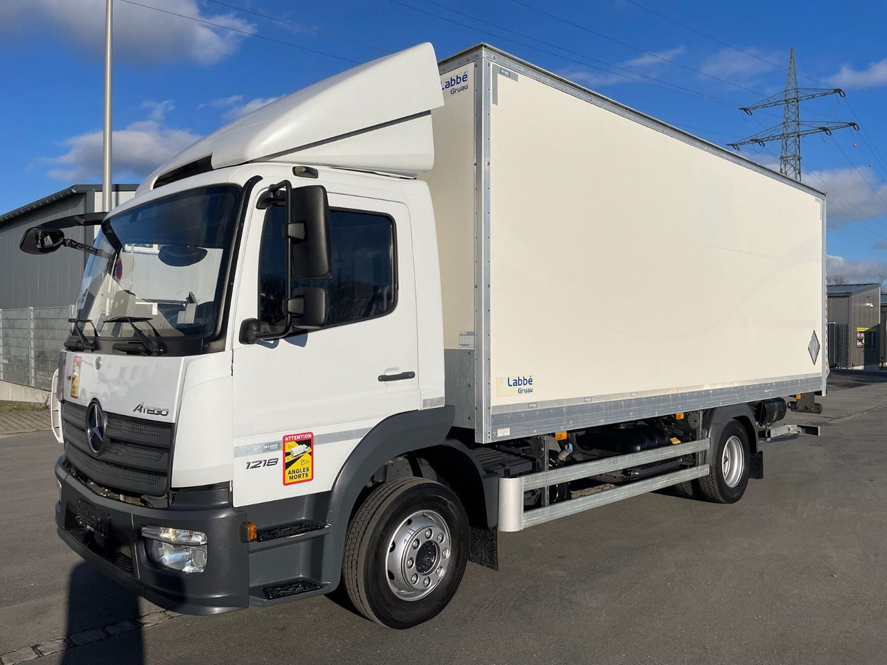 Mercedes-Benz Atego 1218 4x2 Koffer/FULL-ADR/EXIII/LBW/AC/EU6d - Camion furgon: Foto 3 Mercedes-Benz Atego 1218 4x2 Koffer/FULL-ADR/EXIII/LBW/AC/EU6d - Camion furgon: Foto 3