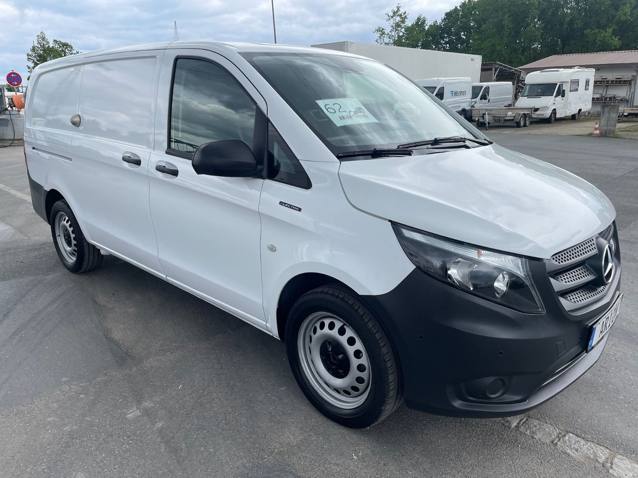 Mercedes-Benz eVito 111 Kastenwagen lang/Kamera/AC/70kW/3Sitze - Autoutilitară compactă, Autoutilitară electrică: Foto 1 Mercedes-Benz eVito 111 Kastenwagen lang/Kamera/AC/70kW/3Sitze - Autoutilitară compactă, Autoutilitară electrică: Foto 1