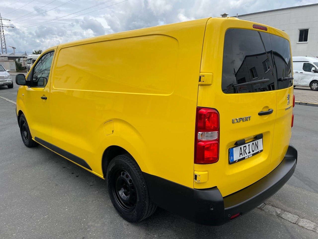 Peugeot Expert Kasten Pro L3/2.0 BlueHDI/AC/15xVerfügbar - Autoutilitară compactă: Foto 4 Peugeot Expert Kasten Pro L3/2.0 BlueHDI/AC/15xVerfügbar - Autoutilitară compactă: Foto 4