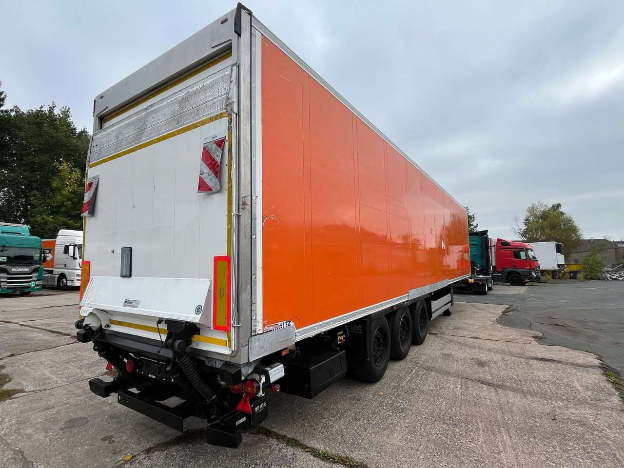 Schmitz Cargobull SCB*S3B/CARRIER/Vector1550/LBW/BÄR/2347h/13,4m - Semiremorcă frigider: Foto 4 Schmitz Cargobull SCB*S3B/CARRIER/Vector1550/LBW/BÄR/2347h/13,4m - Semiremorcă frigider: Foto 4