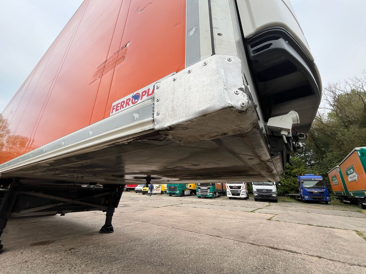 Semiremorcă furgon Schmitz Cargobull SCB*S3B/CARRIER/Vector1550/LBW/BÄR/2347h/13,4m: Foto 15