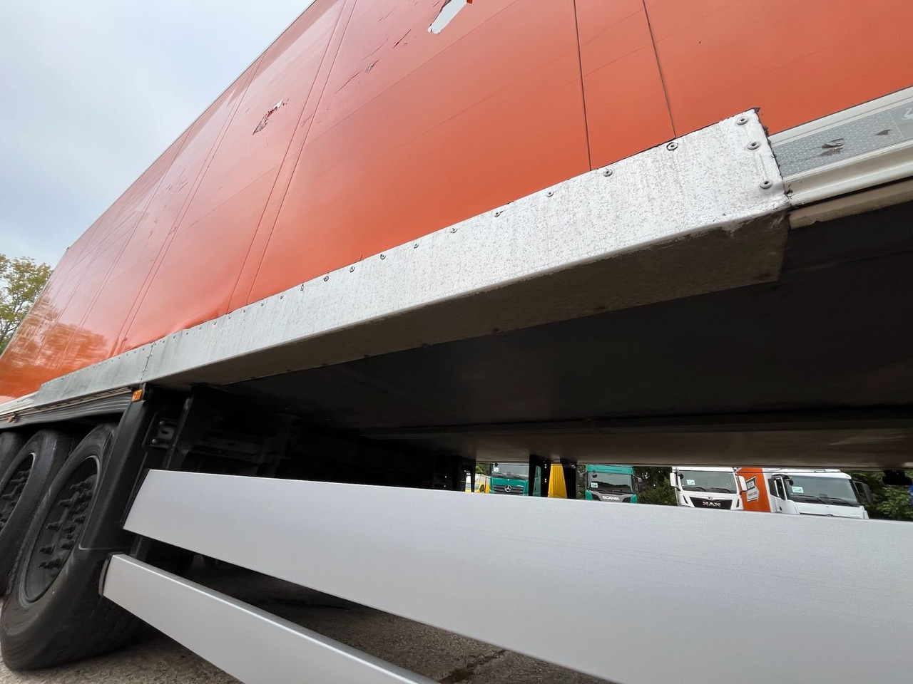 Semiremorcă furgon Schmitz Cargobull SCB*S3B/CARRIER/Vector1550/LBW/BÄR/2347h/13,4m: Foto 14