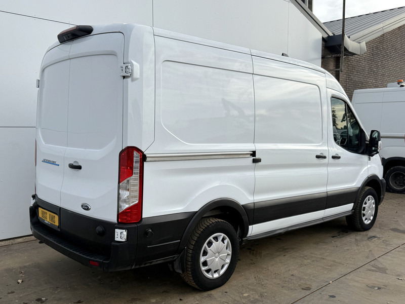 Ford E-Transit 390 75kWh 184PK Elektrisch 75kWh 334km WLTP BEV Snelladen L2H2 Climate Control Tacho Carplay Camera Stoelverwarming Parkeersensoren voor achter - Dubă, Autoutilitară electrică: Foto 3 Ford E-Transit 390 75kWh 184PK Elektrisch 75kWh 334km WLTP BEV Snelladen L2H2 Climate Control Tacho Carplay Camera Stoelverwarming Parkeersensoren voor achter - Dubă, Autoutilitară electrică: Foto 3