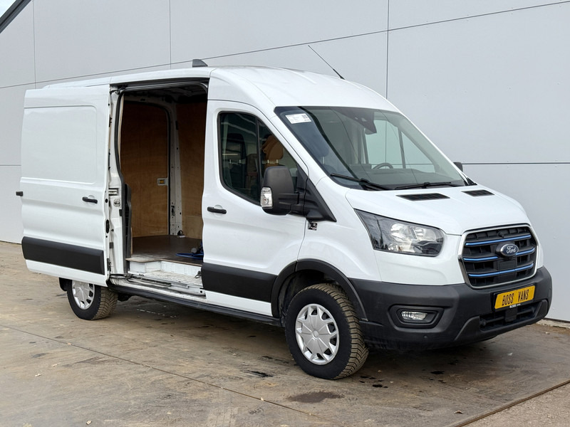 Ford E-Transit 390 75kWh 184PK Elektrisch 75kWh 334km WLTP BEV Snelladen L2H2 Climate Control Tacho Carplay Camera Stoelverwarming Parkeersensoren voor achter - Dubă, Autoutilitară electrică: Foto 5 Ford E-Transit 390 75kWh 184PK Elektrisch 75kWh 334km WLTP BEV Snelladen L2H2 Climate Control Tacho Carplay Camera Stoelverwarming Parkeersensoren voor achter - Dubă, Autoutilitară electrică: Foto 5