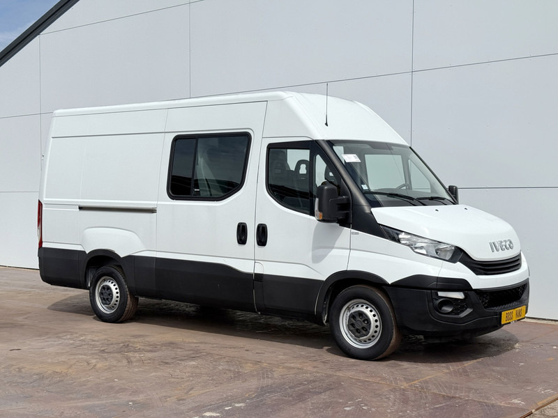 Iveco Daily 35S14 2.3 L2H2 Dubbele Cabine 7 Stoelen Airco Cruise Control Trekhaak 3.5t Lucht geveerde stoel - Dubă, Autoutilitară cabină dublă: Foto 4 Iveco Daily 35S14 2.3 L2H2 Dubbele Cabine 7 Stoelen Airco Cruise Control Trekhaak 3.5t Lucht geveerde stoel - Dubă, Autoutilitară cabină dublă: Foto 4