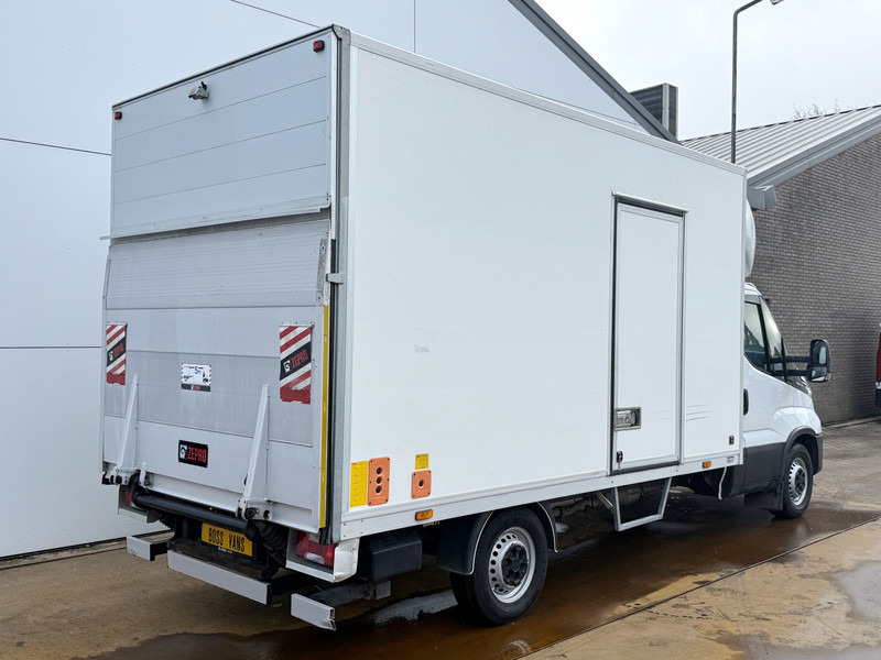 Iveco Daily 35S16 2.3 Automaat Laadklep LED Climate Control Cruise Control Standkachel Camera Navigatie Koffer Bakwagen Meubelbak - Autoutilitară box: Foto 3 Iveco Daily 35S16 2.3 Automaat Laadklep LED Climate Control Cruise Control Standkachel Camera Navigatie Koffer Bakwagen Meubelbak - Autoutilitară box: Foto 3