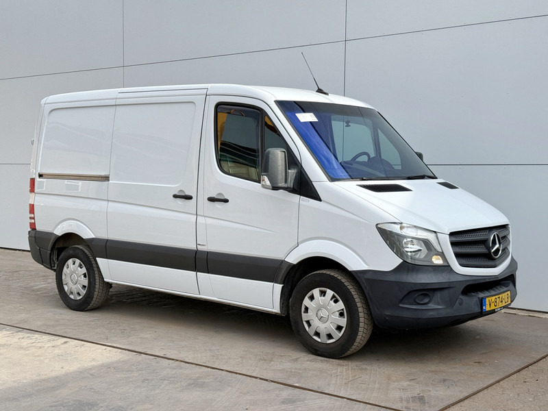 Mercedes-Benz Sprinter 311 2.1 CDI Automaat L2H1 Climate Control Cruise Control Camera trekhaak en lucht geveerde stoel - Dubă: Foto 4 Mercedes-Benz Sprinter 311 2.1 CDI Automaat L2H1 Climate Control Cruise Control Camera trekhaak en lucht geveerde stoel - Dubă: Foto 4