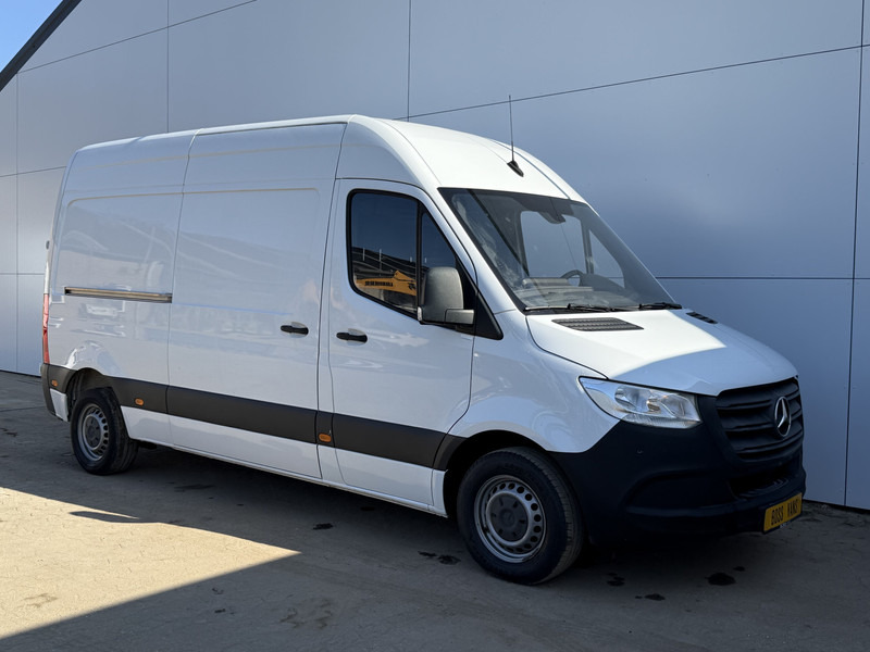 Mercedes-Benz Sprinter 311 CDI L2H2 Climate Control Cruise Control Euro 6 - Autoutilitară compactă: Foto 4 Mercedes-Benz Sprinter 311 CDI L2H2 Climate Control Cruise Control Euro 6 - Autoutilitară compactă: Foto 4