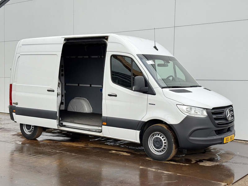 Mercedes-Benz eSprinter 112 L2H2 100% Elektrisch 55kWh 168km WLTP 80kw Snelladen Climate Control Camera Stoelverwarming - Dubă, Autoutilitară electrică: Foto 5 Mercedes-Benz eSprinter 112 L2H2 100% Elektrisch 55kWh 168km WLTP 80kw Snelladen Climate Control Camera Stoelverwarming - Dubă, Autoutilitară electrică: Foto 5