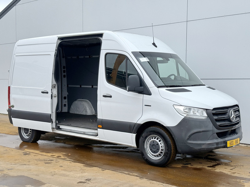 Mercedes-Benz eSprinter 312 55kWh ALL-IN PRIJS L2H2 55kWh 168km WLTP 80kw Snelladen Climate Control Camera Stoelverwarming - Dubă, Autoutilitară electrică: Foto 5 Mercedes-Benz eSprinter 312 55kWh ALL-IN PRIJS L2H2 55kWh 168km WLTP 80kw Snelladen Climate Control Camera Stoelverwarming - Dubă, Autoutilitară electrică: Foto 5