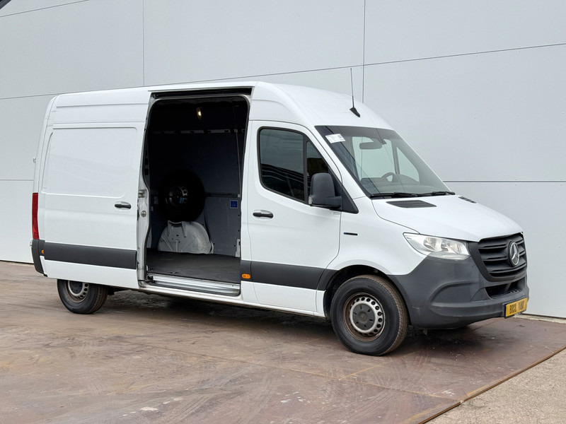 Mercedes-Benz eSprinter 312 - Binnenkort verwacht! L2H2 100% Elektrisch 55kWh 168km WLTP 80kw Snelladen Climate Control Camera Stoelverwarming - Dubă, Autoutilitară electrică: Foto 5 Mercedes-Benz eSprinter 312 - Binnenkort verwacht! L2H2 100% Elektrisch 55kWh 168km WLTP 80kw Snelladen Climate Control Camera Stoelverwarming - Dubă, Autoutilitară electrică: Foto 5
