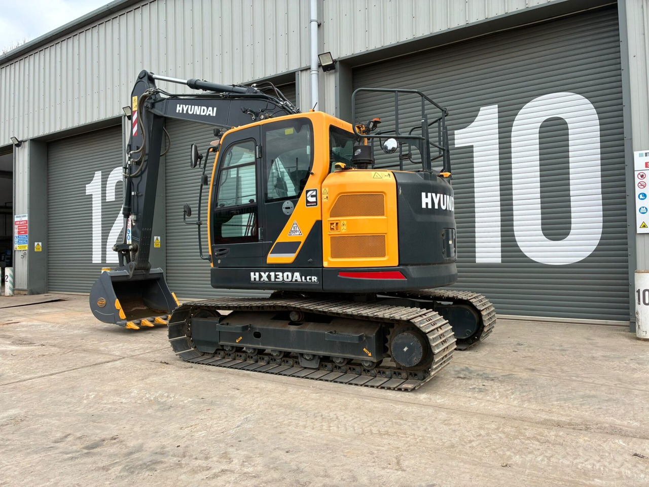 Hyundai HX130ALCR - Excavator pe şenile: Foto 3 Hyundai HX130ALCR - Excavator pe şenile: Foto 3