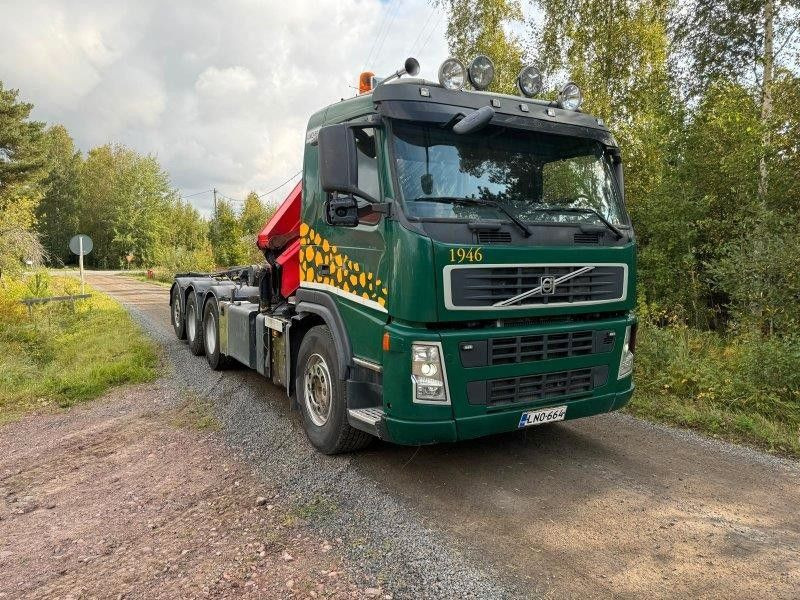 Volvo FM 440 PRITSCHE HMF CRANE - Camion platformă, Camion cu macara: Foto 1 Volvo FM 440 PRITSCHE HMF CRANE - Camion platformă, Camion cu macara: Foto 1