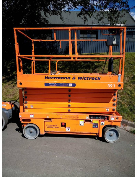 Haulotte Compact 14 - Platforma foarfeca: Foto 1 Haulotte Compact 14 - Platforma foarfeca: Foto 1