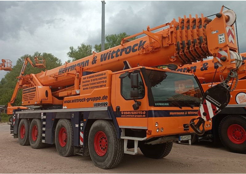 Liebherr LTM 1090-4.2 - Macara tot teren: Foto 1 Liebherr LTM 1090-4.2 - Macara tot teren: Foto 1