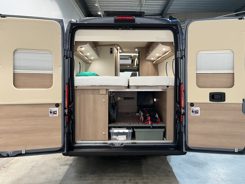 Carthago MALIBU VAN 640 LE GT Skyview 160 PK Automaat / Dakairco / Compleet Als Nieuw ! / 17.200 KM !! - Camper van: Foto 3 Carthago MALIBU VAN 640 LE GT Skyview 160 PK Automaat / Dakairco / Compleet Als Nieuw ! / 17.200 KM !! - Camper van: Foto 3