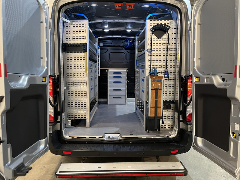 Ford Transit 350 2.0 TDCI L2H2 Trend 130 PK Automaat Servicebus / Sortimo Inrichting / Euro 6 / Airco / Cruise Control / Camera / 3-Zits / 83.500 KM !! - Dubă: Foto 4 Ford Transit 350 2.0 TDCI L2H2 Trend 130 PK Automaat Servicebus / Sortimo Inrichting / Euro 6 / Airco / Cruise Control / Camera / 3-Zits / 83.500 KM !! - Dubă: Foto 4
