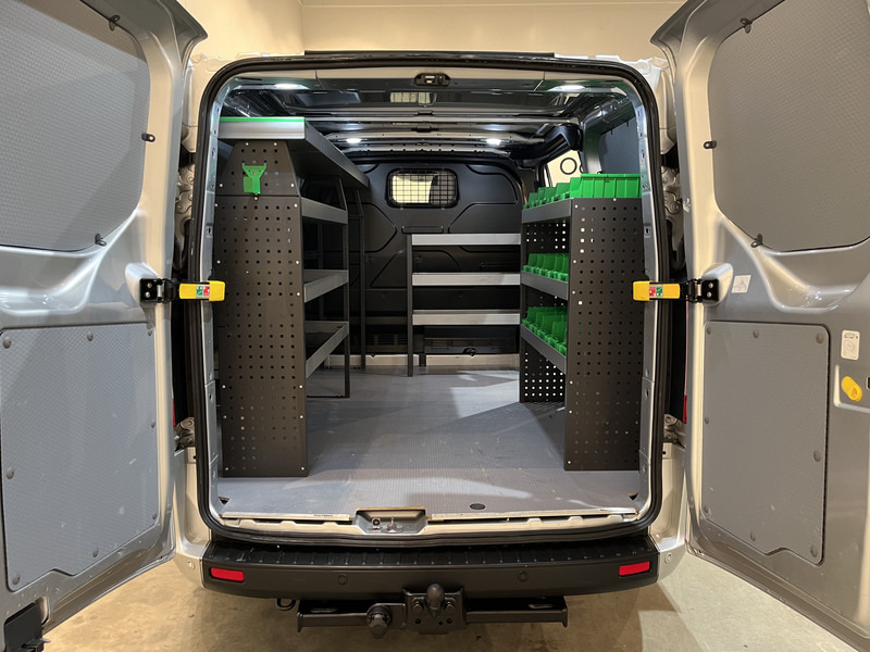 Ford Transit Custom 280 2.0 TDCI L1H1 Trend 130 PK Servicebus / Inrichting / Euro 6 / Airco / PDC / Cruise Control / Navigatie / CarPlay / Trekhaak / 3-Zits / 96.300 KM !! / BPM VRIJ !! - Autoutilitară compactă: Foto 4 Ford Transit Custom 280 2.0 TDCI L1H1 Trend 130 PK Servicebus / Inrichting / Euro 6 / Airco / PDC / Cruise Control / Navigatie / CarPlay / Trekhaak / 3-Zits / 96.300 KM !! / BPM VRIJ !! - Autoutilitară compactă: Foto 4