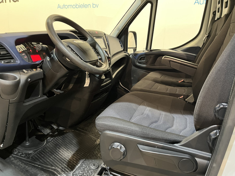 Iveco Daily 35S18D 3.0 375 Automaat Open Laadbak / Hiab Kraan / Euro 6 / Trekhaak 3500 KG / Airco / Camera / Navigatie / 3-Zits / 67.000 KM !! - Autoutilitară cu platformă: Foto 5 Iveco Daily 35S18D 3.0 375 Automaat Open Laadbak / Hiab Kraan / Euro 6 / Trekhaak 3500 KG / Airco / Camera / Navigatie / 3-Zits / 67.000 KM !! - Autoutilitară cu platformă: Foto 5