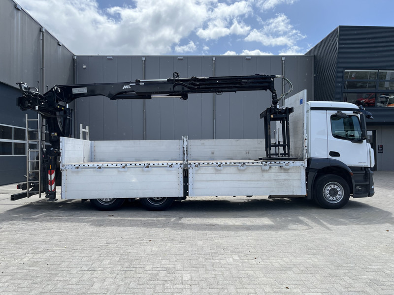 Mercedes-Benz ANTOS 2546 6X2 Bouwstoffenauto / Open laadbak vv KRAAN MKG HLK 221-3 met Palletklem - Camion platformă, Camion cu macara: Foto 3 Mercedes-Benz ANTOS 2546 6X2 Bouwstoffenauto / Open laadbak vv KRAAN MKG HLK 221-3 met Palletklem - Camion platformă, Camion cu macara: Foto 3