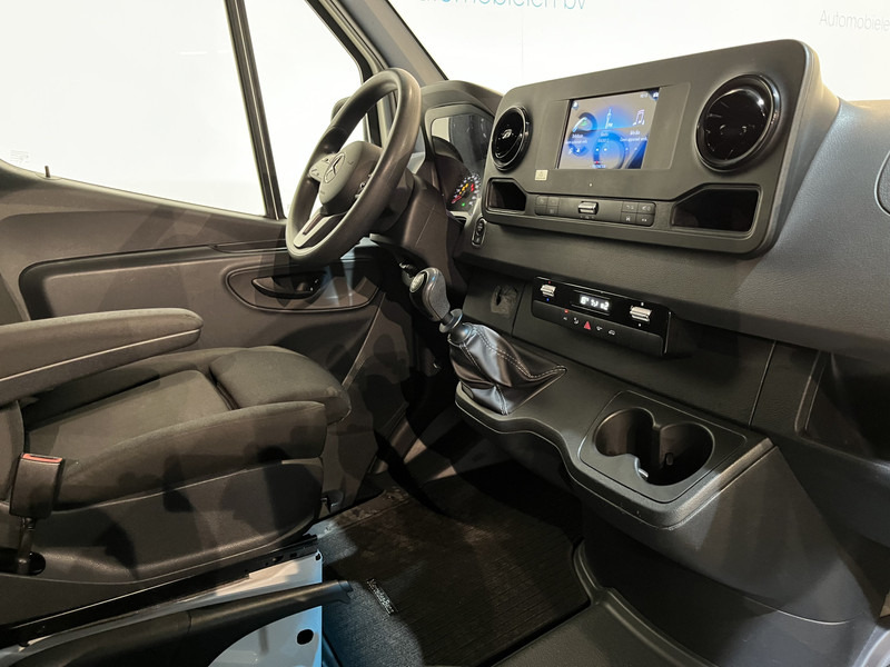 Mercedes-Benz Sprinter 311 CDI L2H2 RWD / Euro 6 / Servicebus / Bott inrichting / 220V / Airco / Oprijplaat / Compressor / CarPlay / Camera - Dubă: Foto 4 Mercedes-Benz Sprinter 311 CDI L2H2 RWD / Euro 6 / Servicebus / Bott inrichting / 220V / Airco / Oprijplaat / Compressor / CarPlay / Camera - Dubă: Foto 4