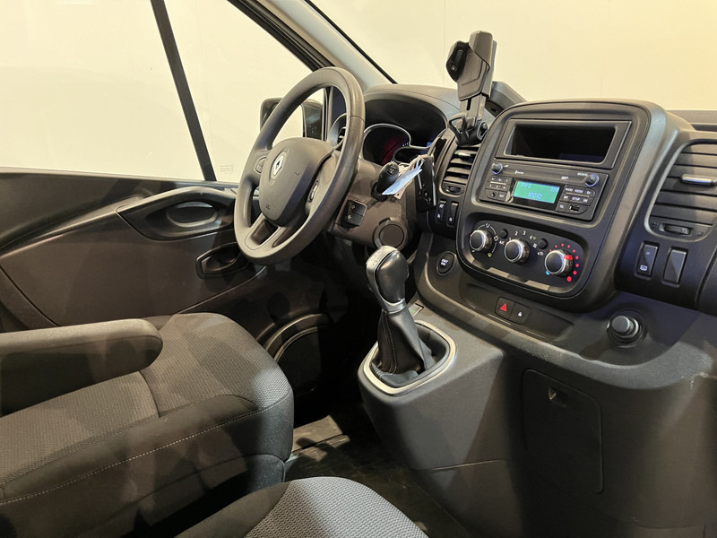 Renault Trafic 2.0 dCi L1H1 170 PK Automaat Servicebus / Sortimo Inrichting / Euro 6 / Airco / Cruise Control / Camera / Trekhaak / 3-Zits / BPM VRIJ !! - Autoutilitară compactă: Foto 3 Renault Trafic 2.0 dCi L1H1 170 PK Automaat Servicebus / Sortimo Inrichting / Euro 6 / Airco / Cruise Control / Camera / Trekhaak / 3-Zits / BPM VRIJ !! - Autoutilitară compactă: Foto 3